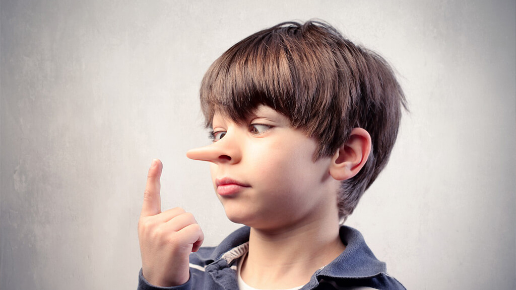 چرا کودکان دروغ می گویند؟ چگونه والدین میتوانند صداقت را تشویق کنند؟